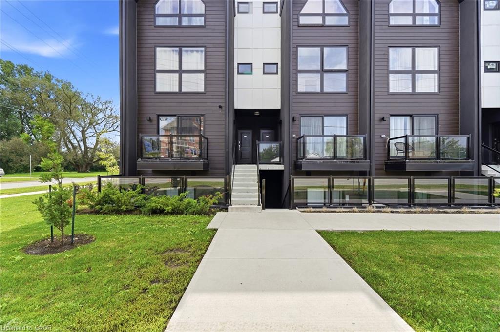 302-7277 Wilson Crescent Property Photo 2