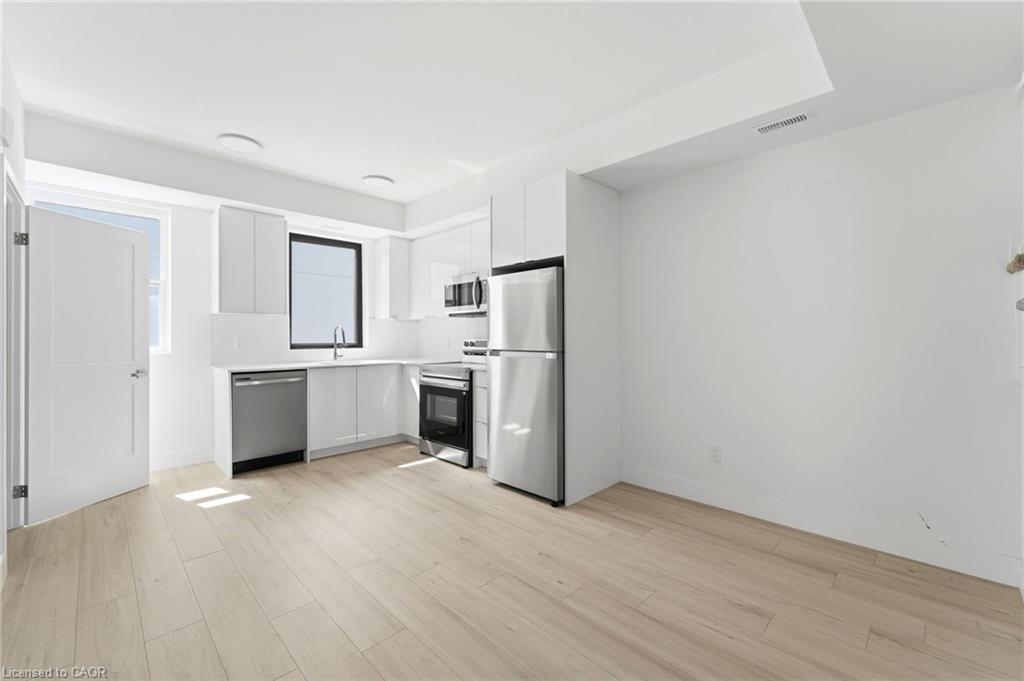 302-7277 Wilson Crescent Property Photo 6