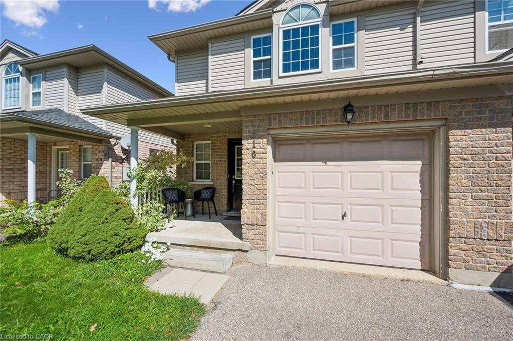 516 Dansbury Drive Property Photo 3