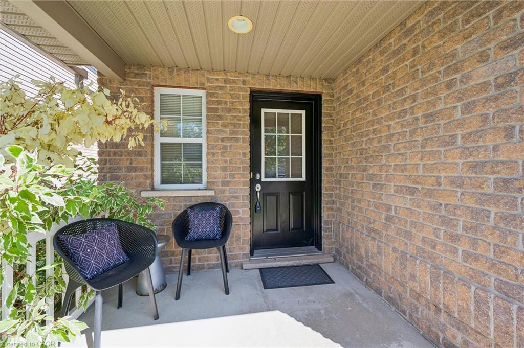 516 Dansbury Drive Property Photo 4