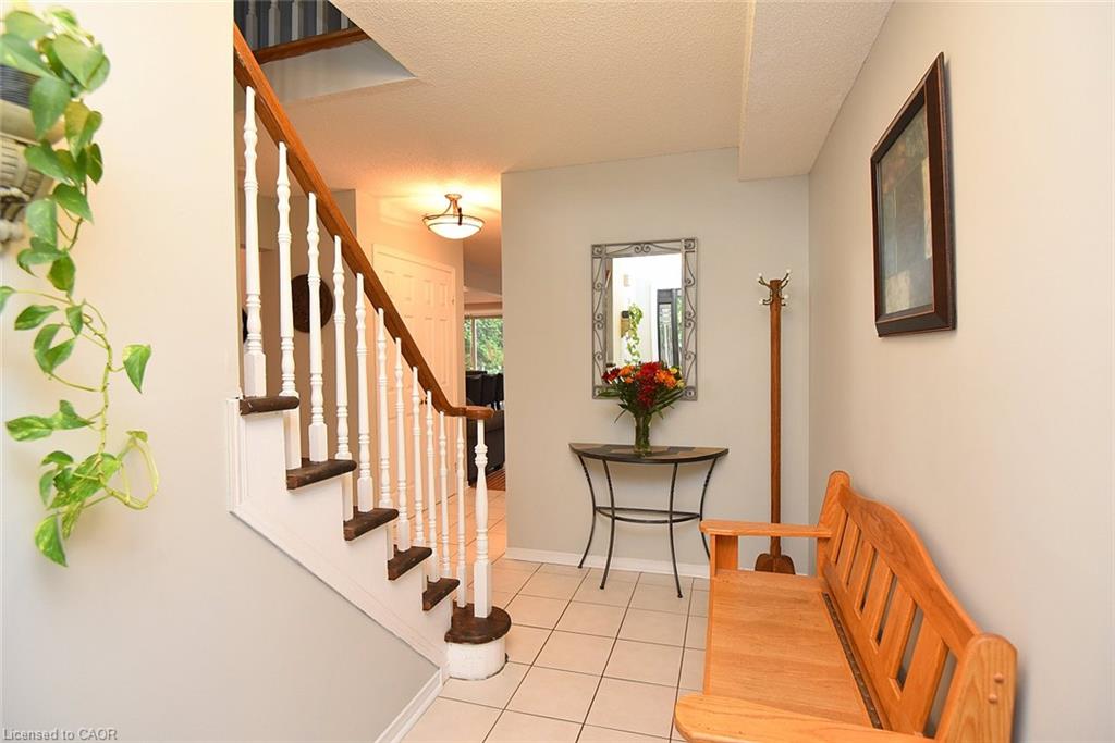 130 Charing Drive Property Photo 5