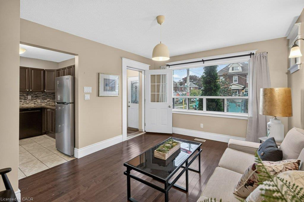 50 Wexford Avenue S Property Photo 6
