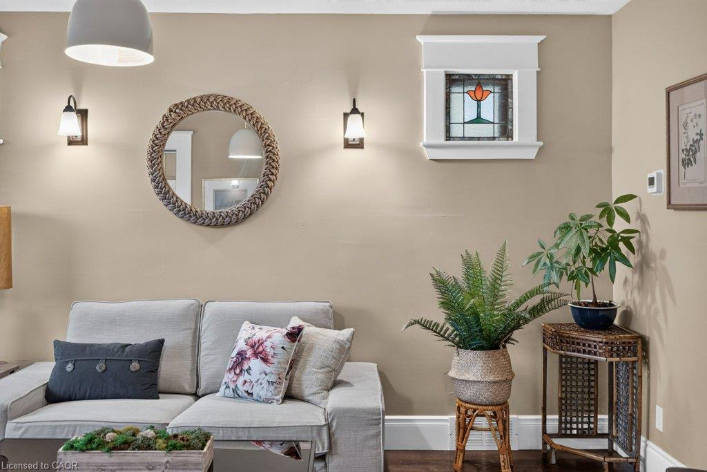 50 Wexford Avenue S Property Photo 8