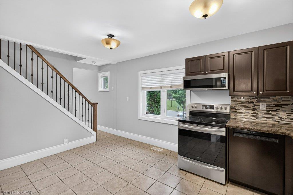 50 Wexford Avenue S Property Photo 9
