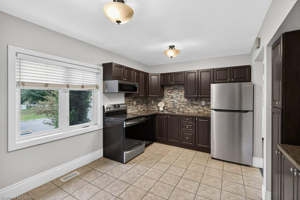 50 Wexford Avenue S Property Photo 10