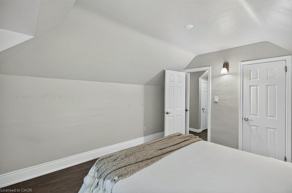 50 Wexford Avenue S Property Photo 27