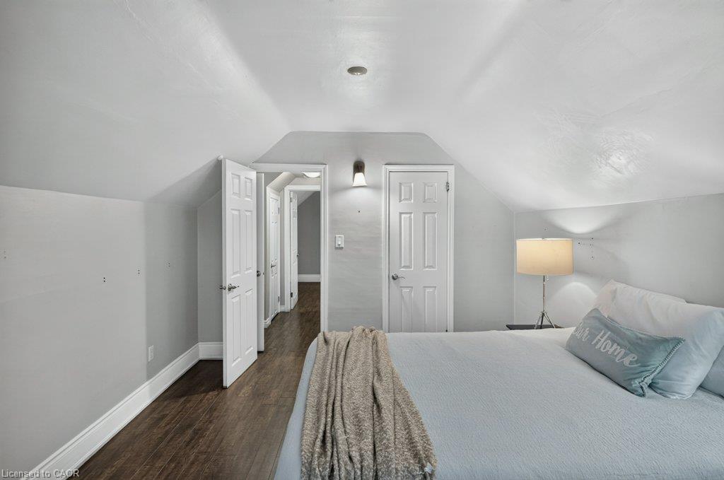 50 Wexford Avenue S Property Photo 28