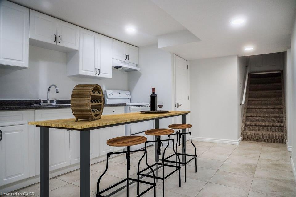 790 Stone Church Road E Property Photo 6