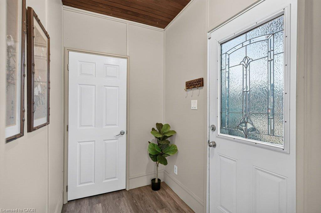 50 Wexford Avenue S Property Photo 3