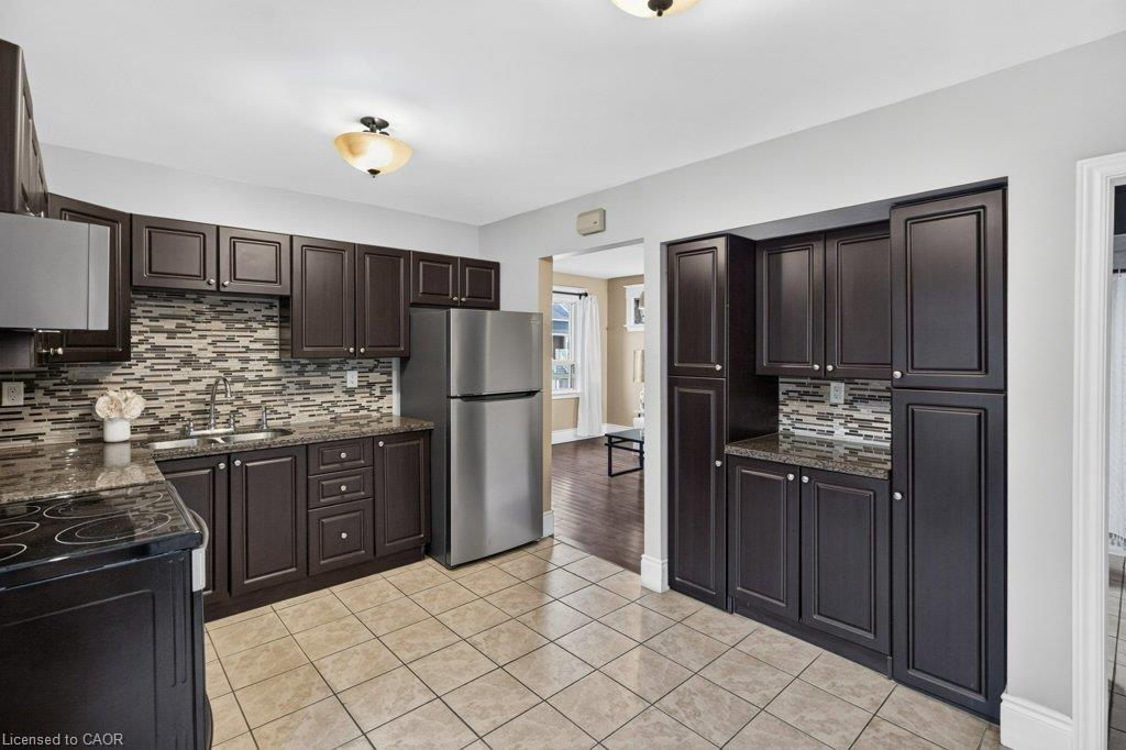 50 Wexford Avenue S Property Photo 11