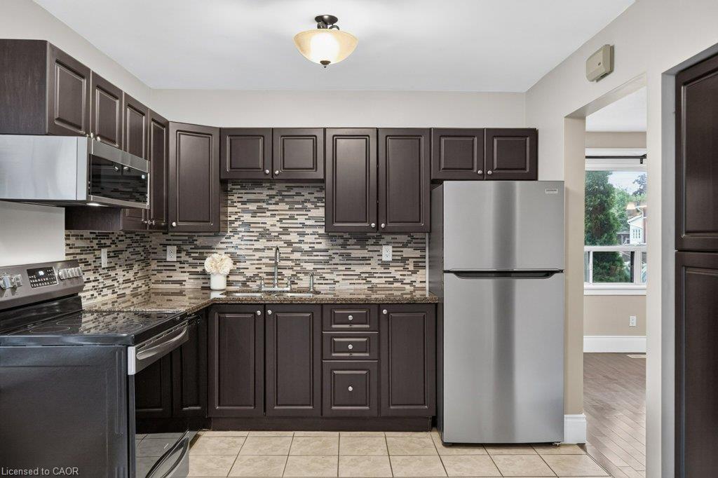 50 Wexford Avenue S Property Photo 12