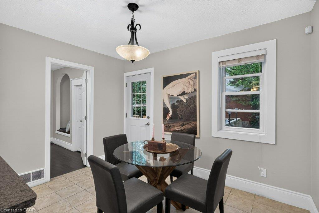 50 Wexford Avenue S Property Photo 16
