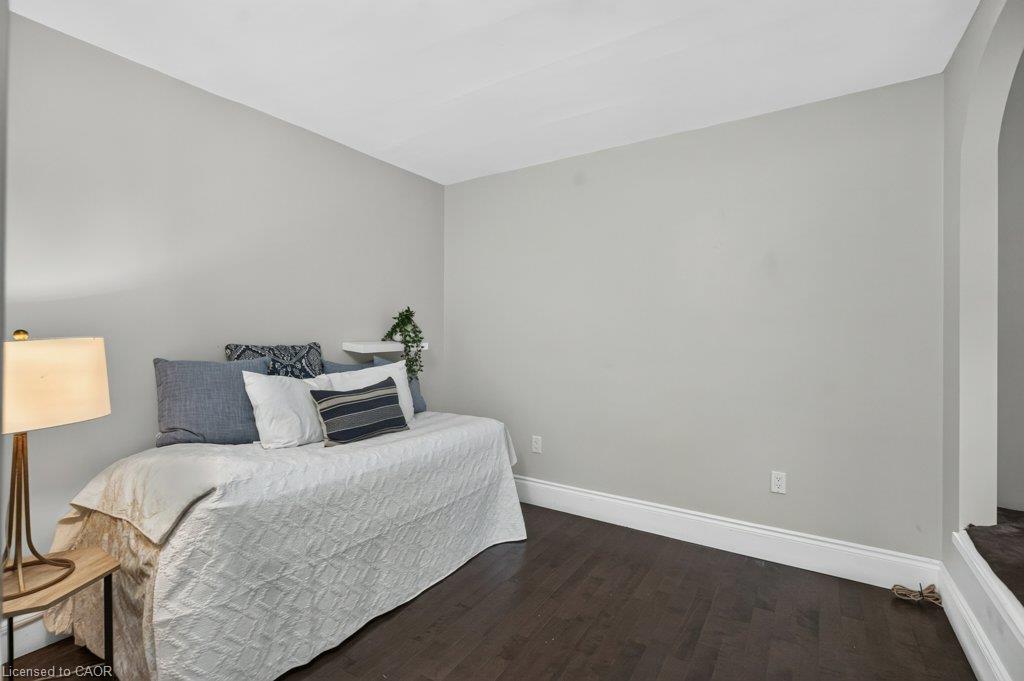50 Wexford Avenue S Property Photo 20