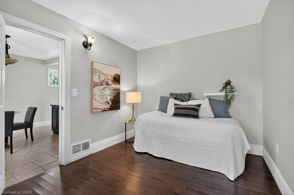 50 Wexford Avenue S Property Photo 22