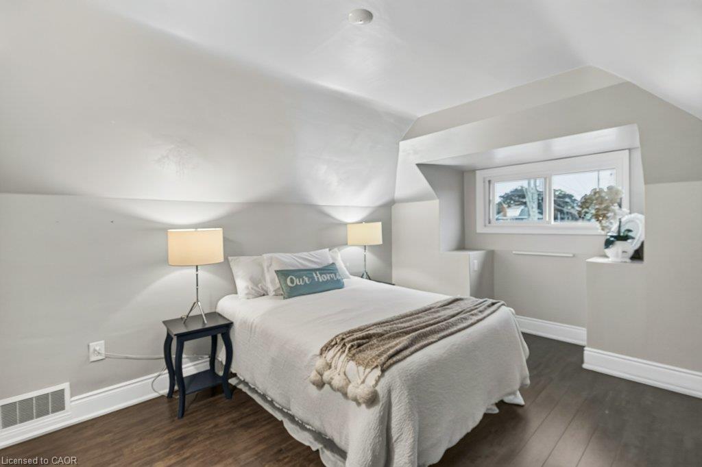50 Wexford Avenue S Property Photo 25