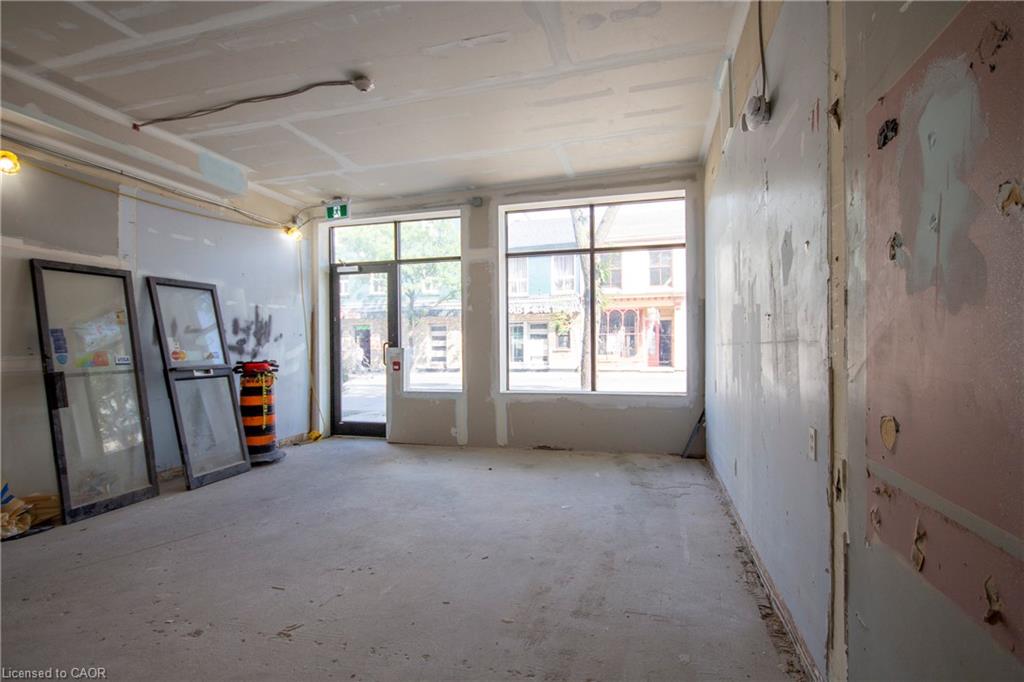 90 John Street S Property Photo 3