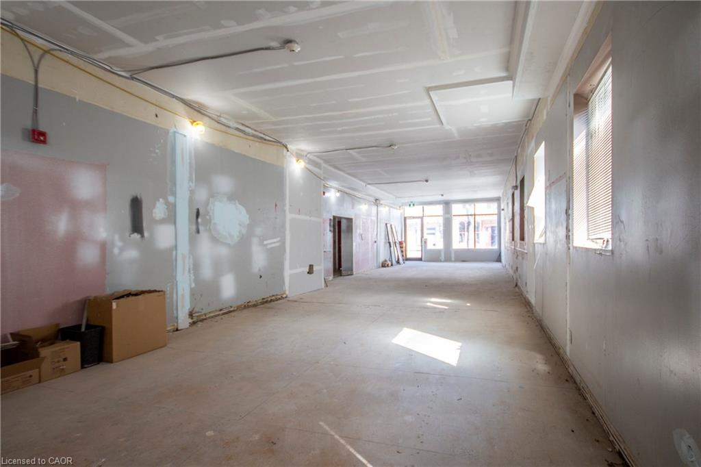 90 John Street S Property Photo 4