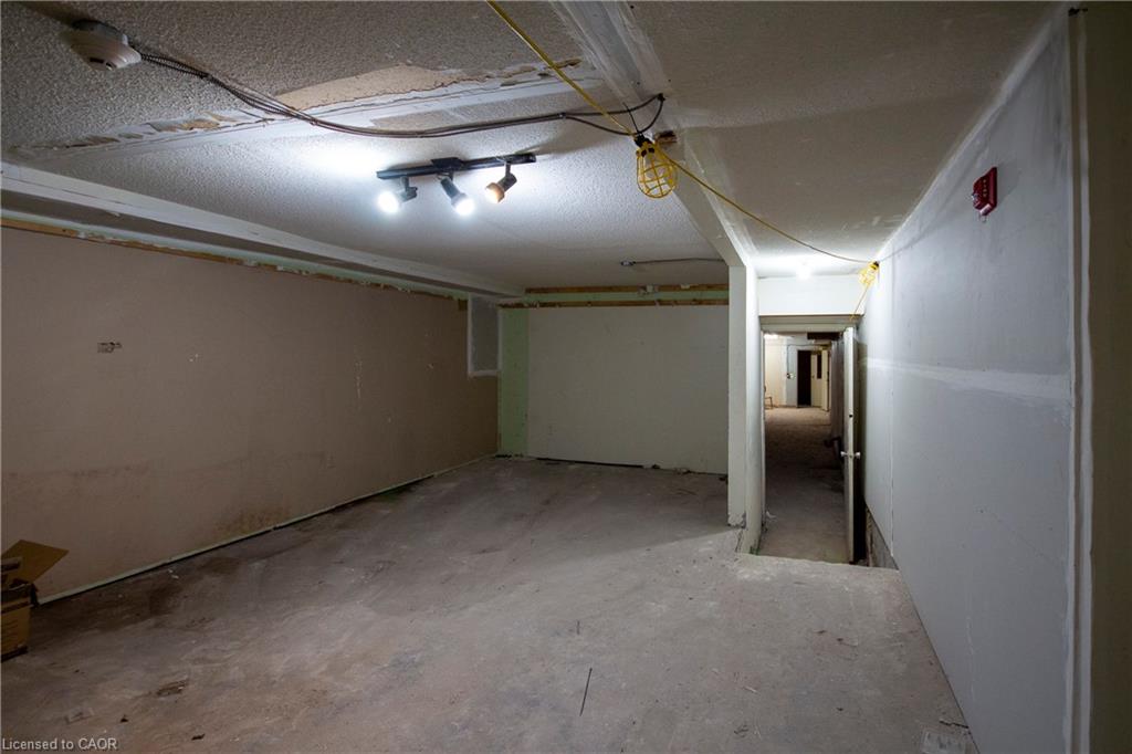 90 John Street S Property Photo 11