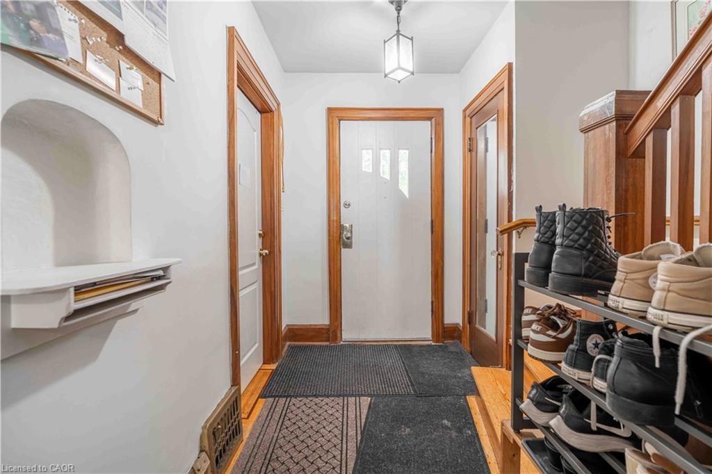 1257 King Street W Property Photo 8