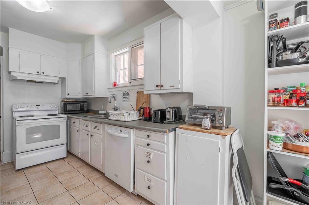 1257 King Street W Property Photo 12