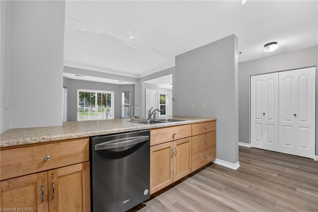 113-317 Lock Street W Property Photo 5