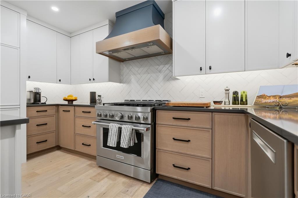 54 Mayfair Avenue Property Photo 18