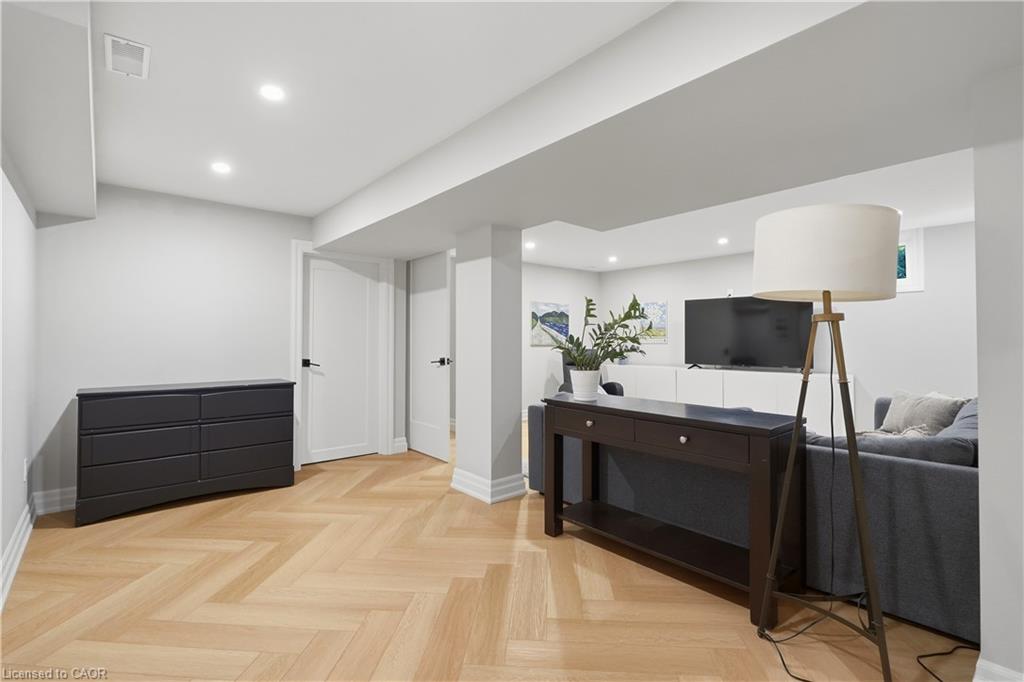 54 Mayfair Avenue Property Photo 33