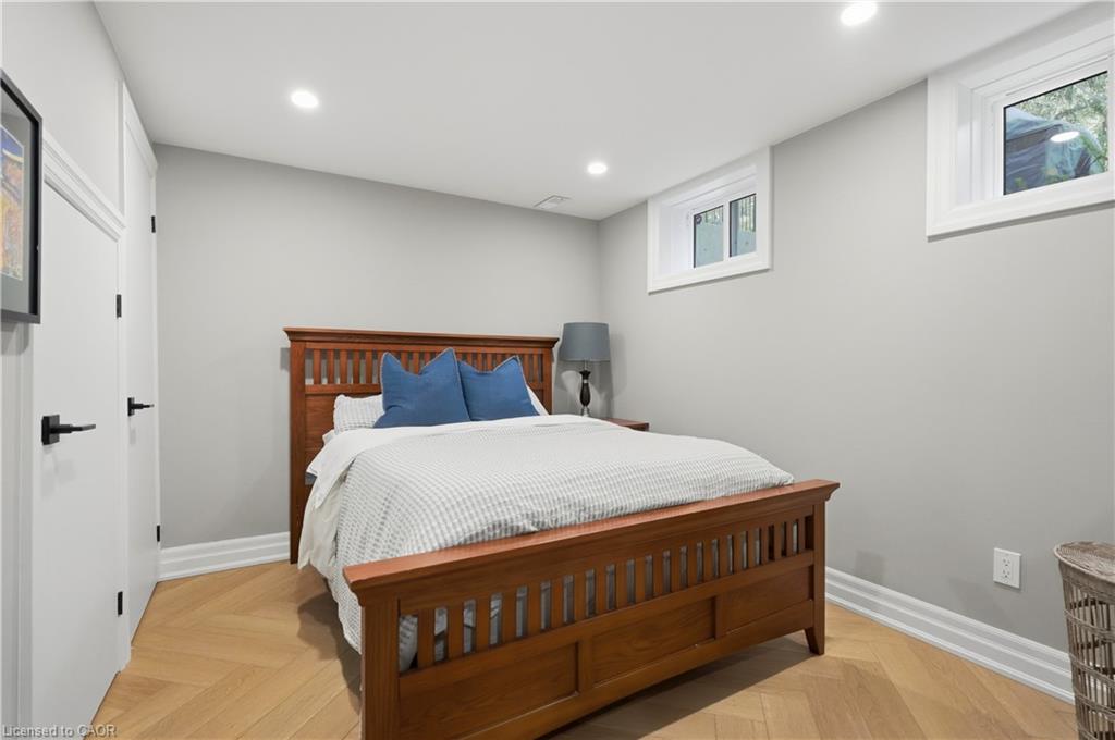 54 Mayfair Avenue Property Photo 35