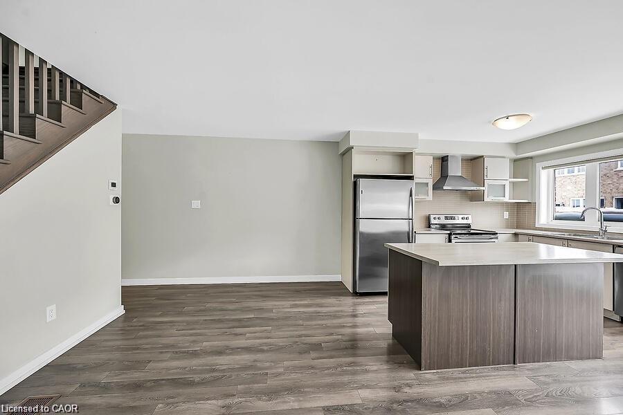 457 Queen Mary Drive Property Photo 12
