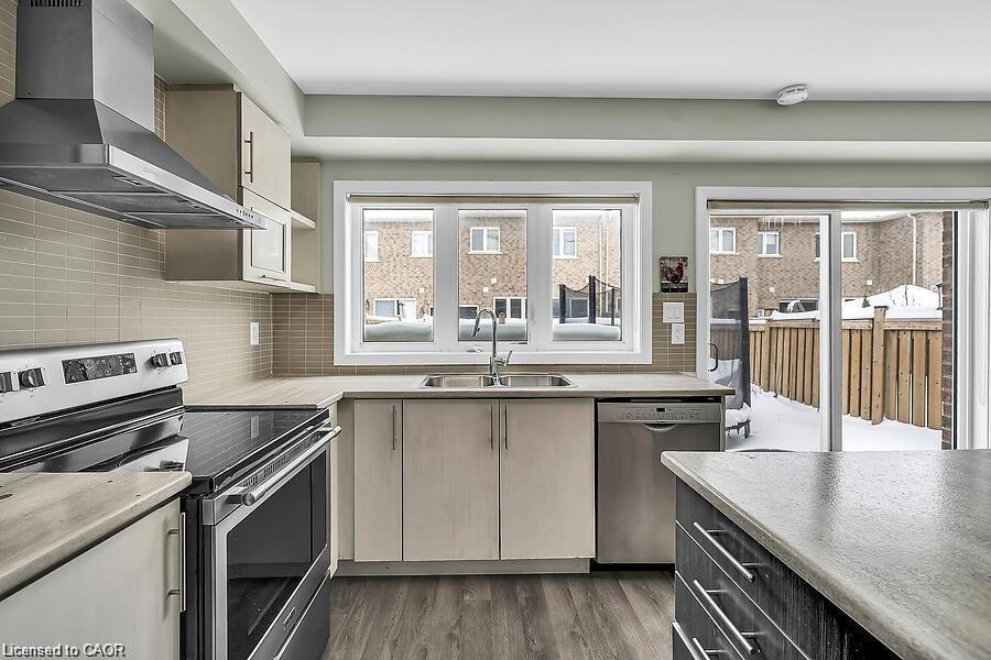 457 Queen Mary Drive Property Photo 15
