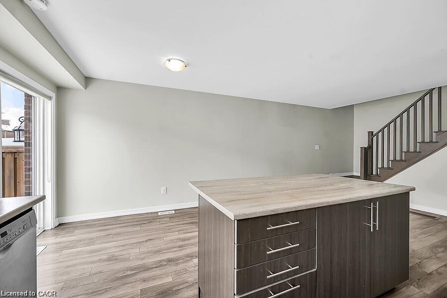 457 Queen Mary Drive Property Photo 16