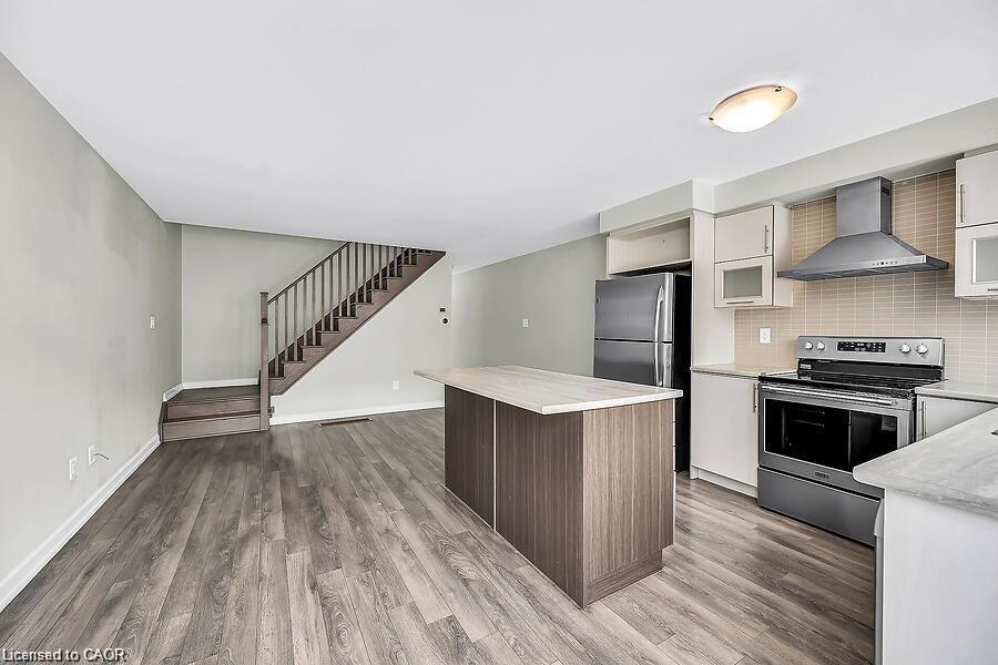 457 Queen Mary Drive Property Photo 17