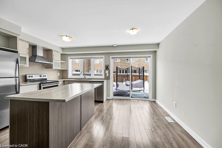 457 Queen Mary Drive Property Photo 18