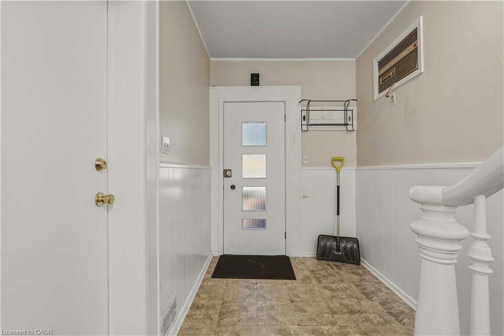 84 West Avenue S Property Photo 4