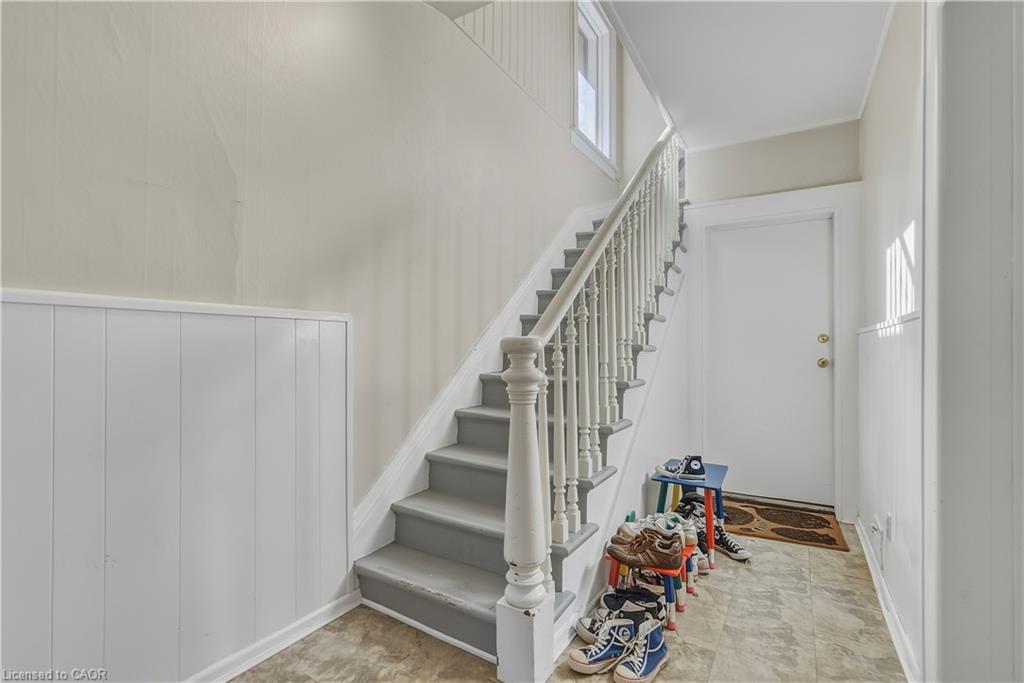84 West Avenue S Property Photo 5
