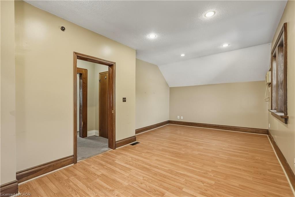 84 West Avenue S Property Photo 23