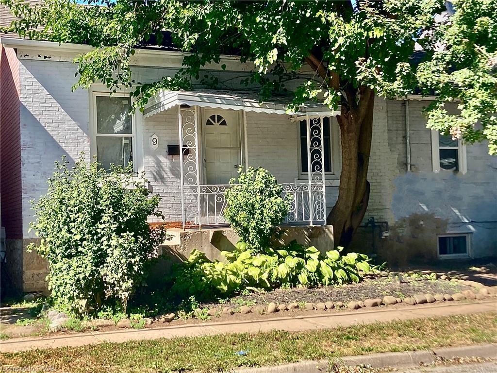 9 Woodland Avenue Property Photo 1