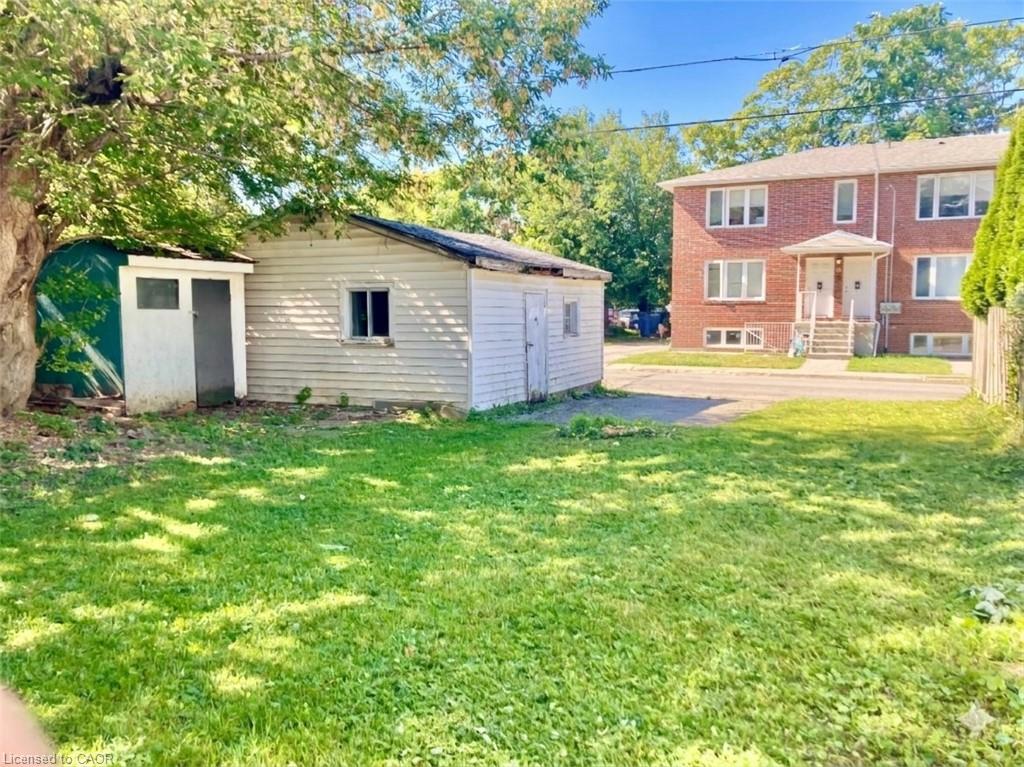 9 Woodland Avenue Property Photo 15