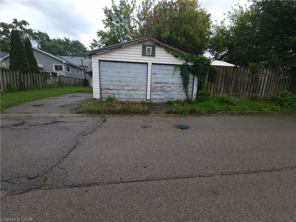 9 Woodland Avenue Property Photo 16