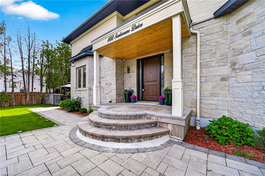 408 Seabourne Drive Property Photo 3