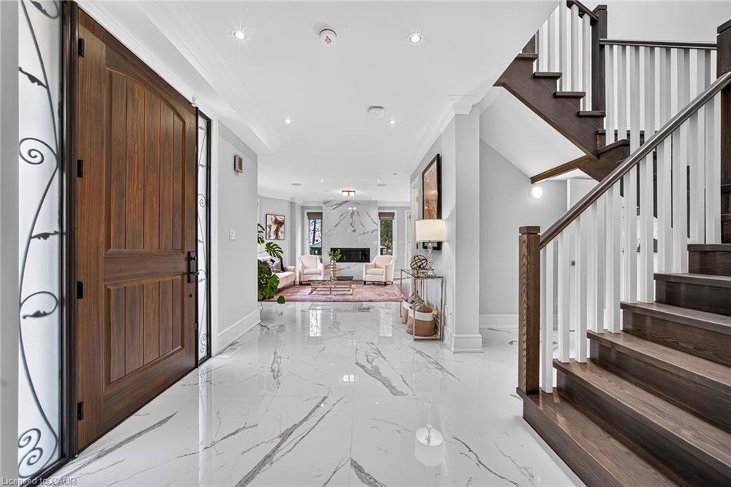 408 Seabourne Drive Property Photo 4