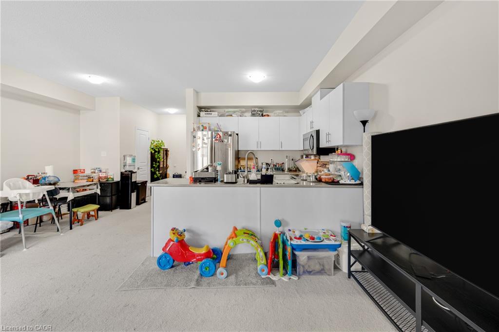 80-88 Decorso Drive Property Photo 11