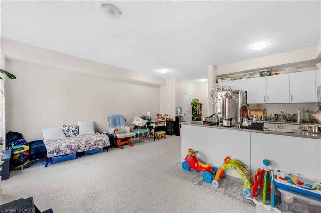 80-88 Decorso Drive Property Photo 12