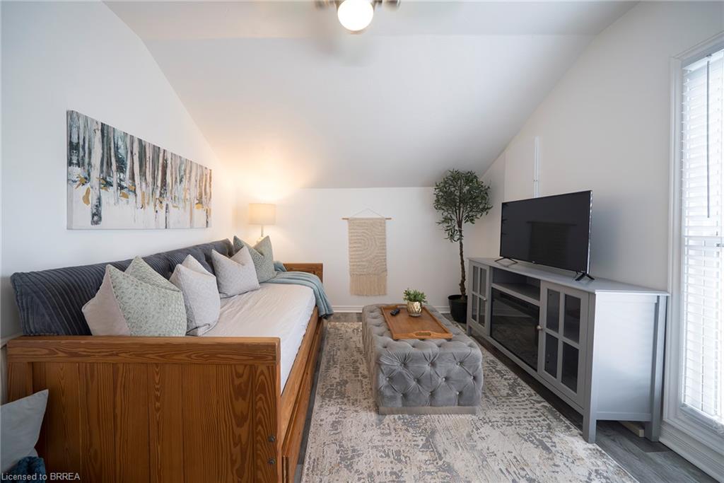 171 Drummond Street Property Photo 9
