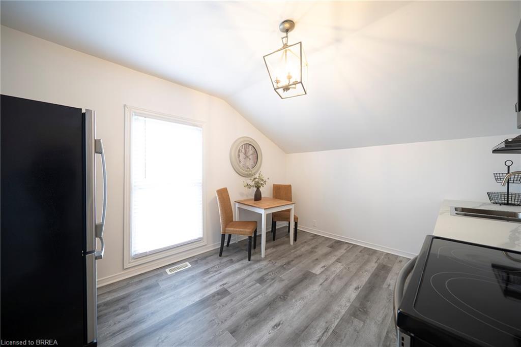 171 Drummond Street Property Photo 13