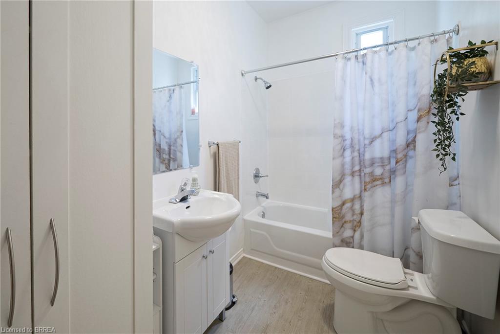 171 Drummond Street Property Photo 24