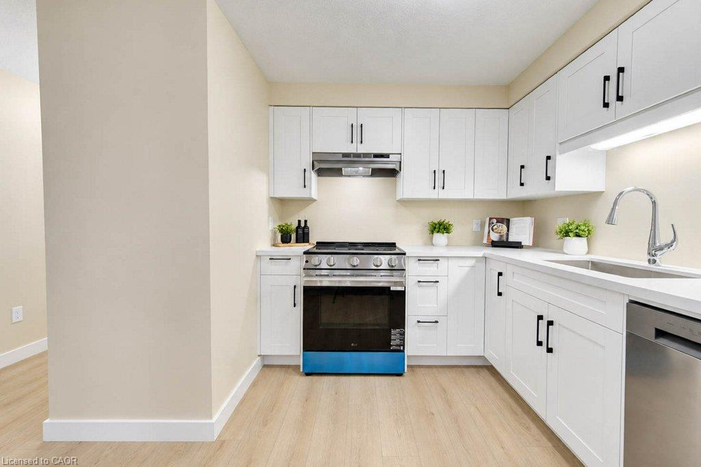 62 Chantilly Street Property Photo 9