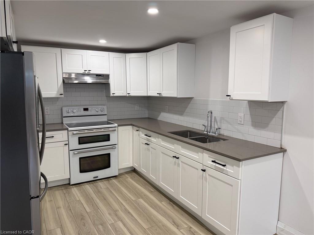 236 Bruce Street Property Photo 2