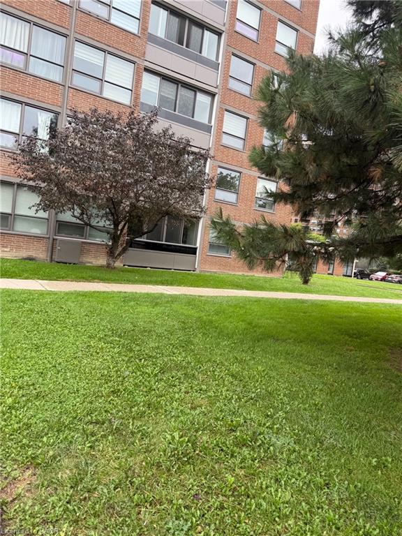 101-627 The West Mall Property Photo 2