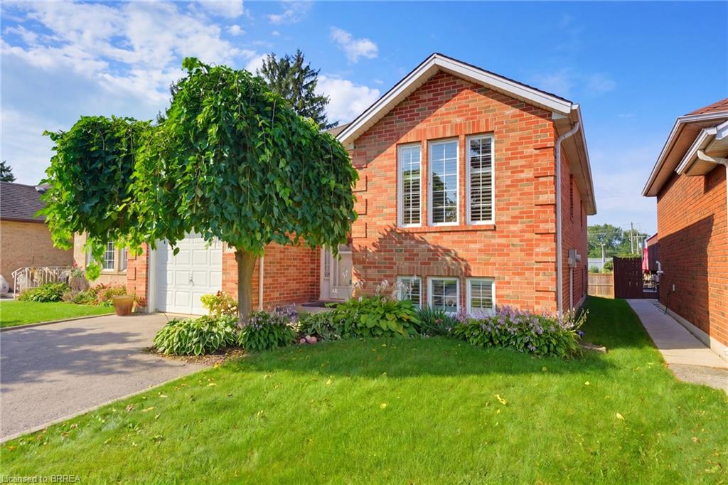 10 Noble Court Property Photo 2